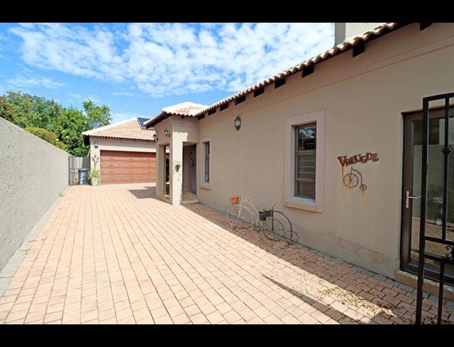 4 BEDROOM HOUSE FOR SALE IN AMBERFIELD MANOR